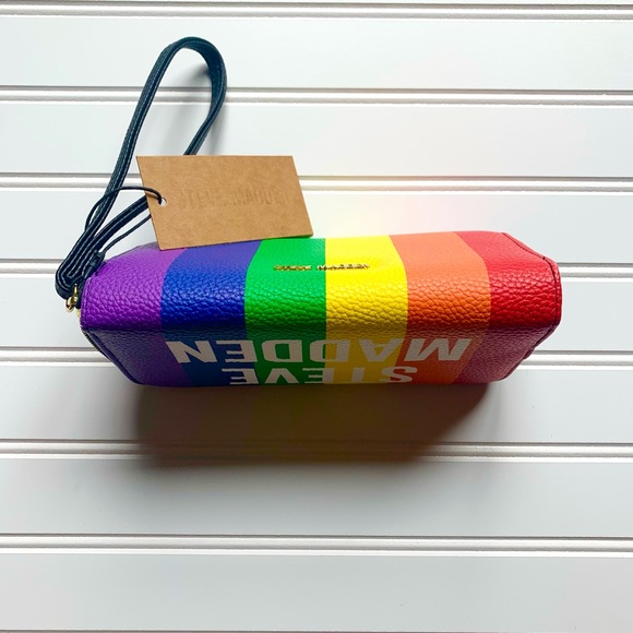 COPY - Steve Madden LBGTQ+ pride wristlet wallet - Picture 5 of 5